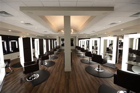 Muse hair salon - Not your average Hair Salon. Its where passion truly lives & thrives. Specialising in ALL things Blonde and offering Gents Cuts, Colour, Balayage, Brazilians and Treatments etc. Centrally located with ample parking available. Owned and operated by Nadine Rust. 